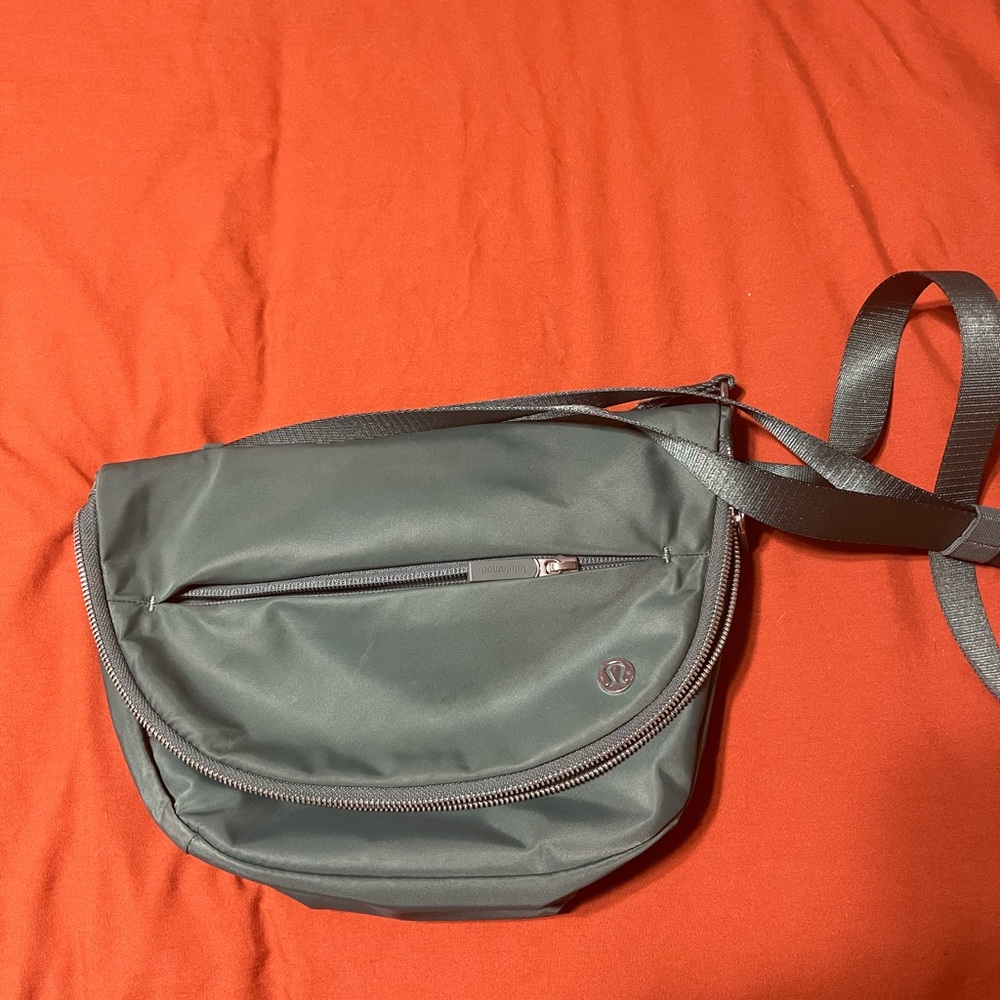 All night festival bag- LULULEMON 5L